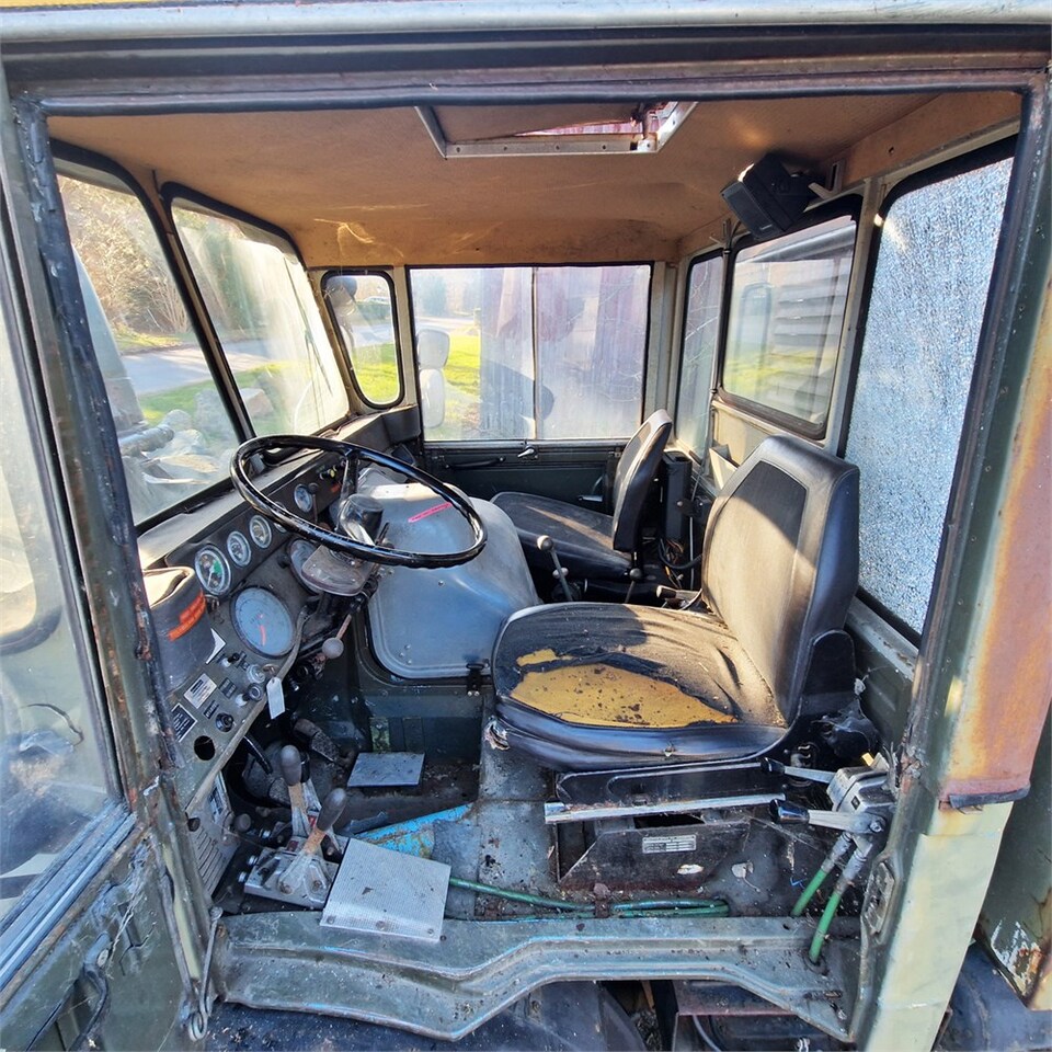 Atık toplama taşıt/ Özel amaçlı taşıt Mercedes Unimog 406 4X4: fotoğraf 4