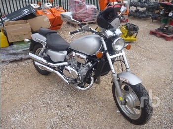 Honda VF750C MAGNA - Motosiklet