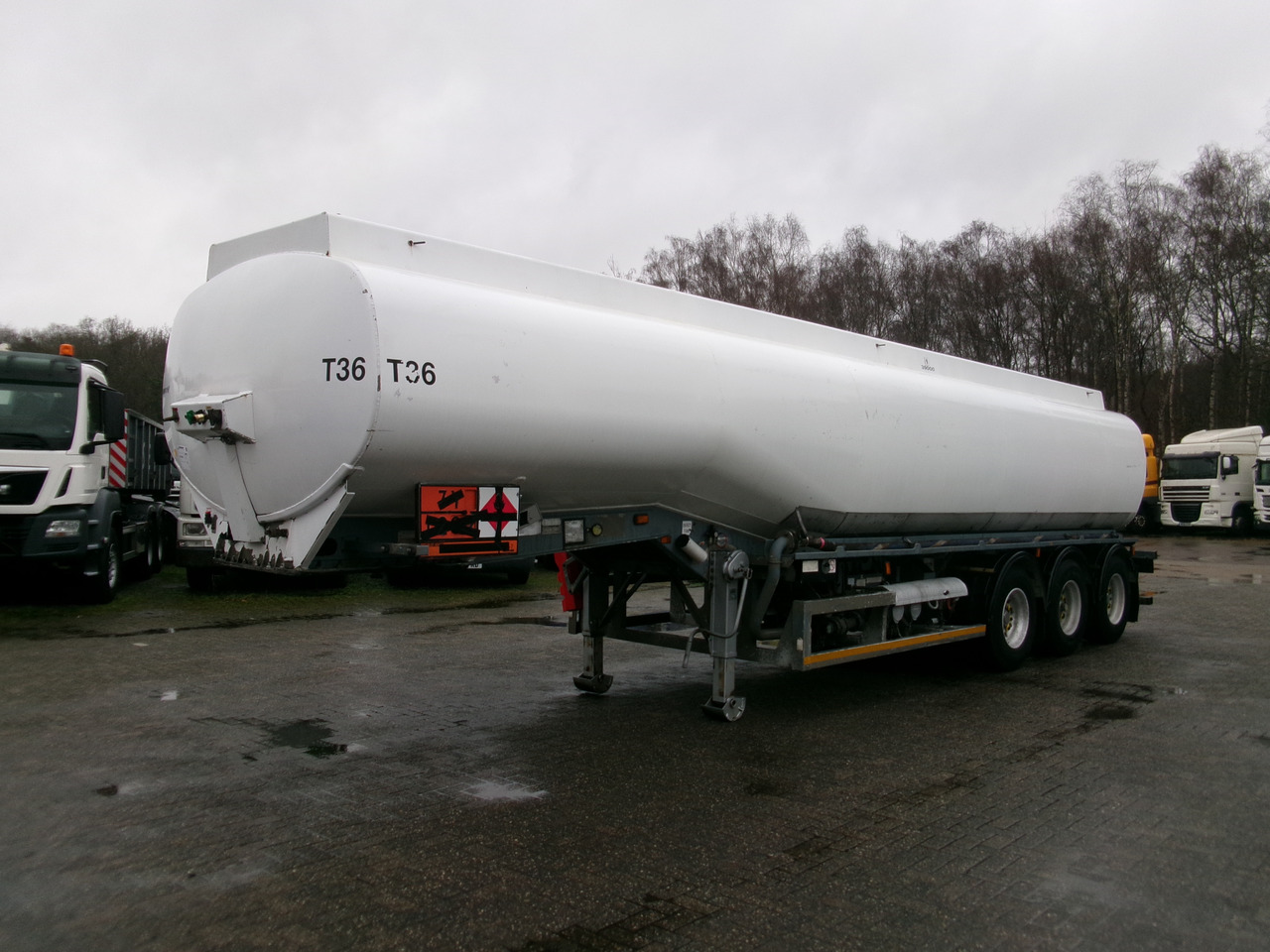 Crane Fruehauf Fuel tank alu 39 m3 / 1 comp + pump finansal kiralama Crane Fruehauf Fuel tank alu 39 m3 / 1 comp + pump: fotoğraf 1