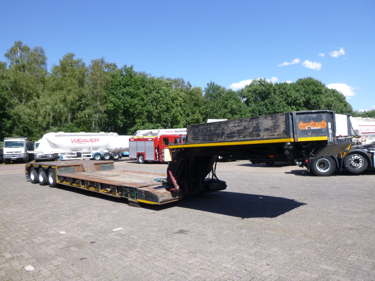 Alçak çerçeveli platform dorse Nooteboom 3-axle lowbed trailer 33 t / extendable 8.5 m: fotoğraf 2