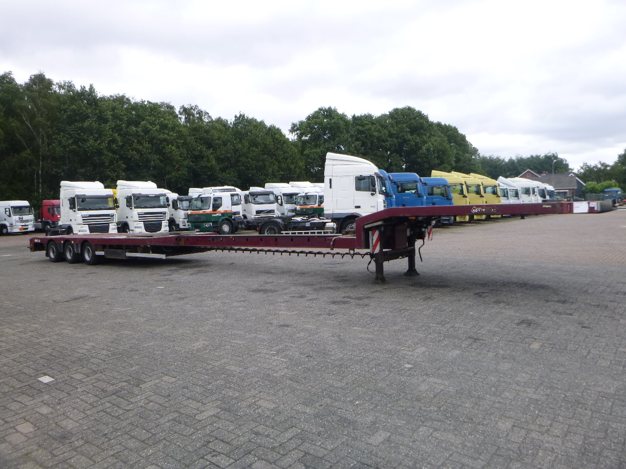Alçak çerçeveli platform dorse Nooteboom 3-axle semi-lowbed trailer extendable 14.5 m + ramps: fotoğraf 2
