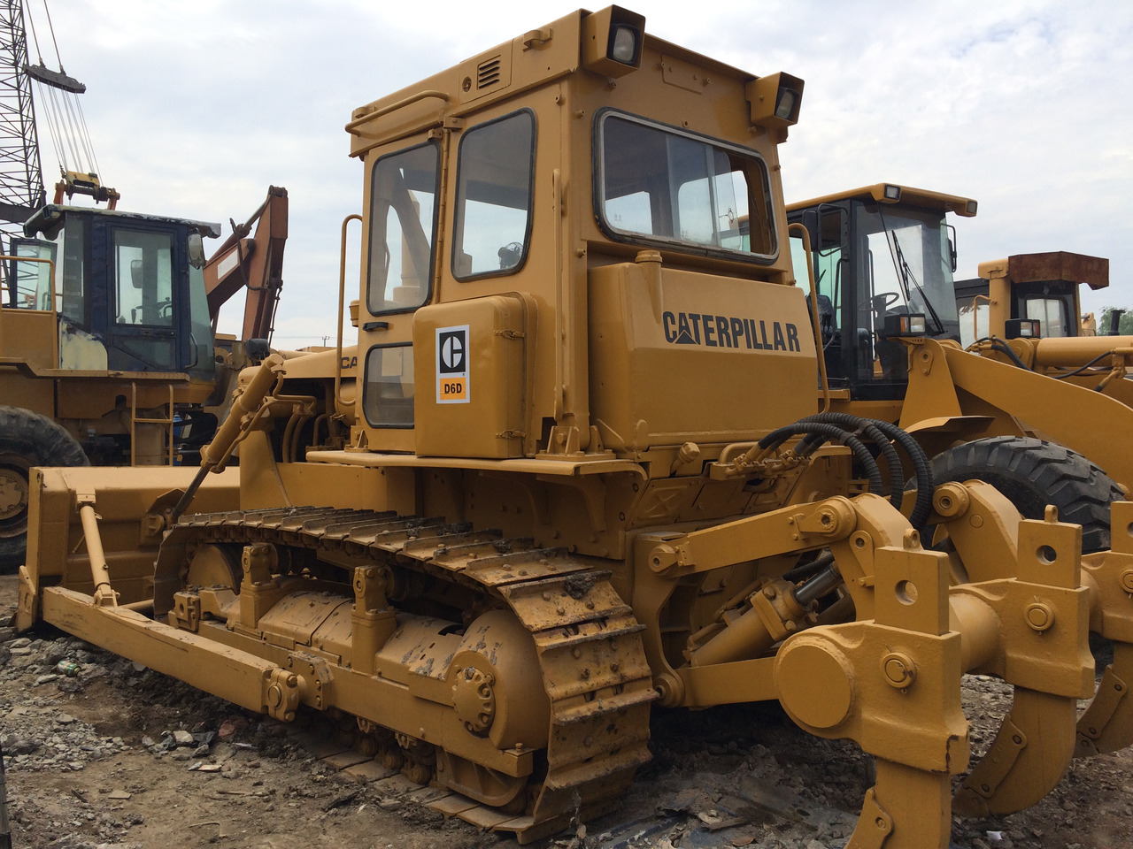 Yeni Buldozer Famous brand CATERPILLAR used D6D in  good condition for sale: fotoğraf 3