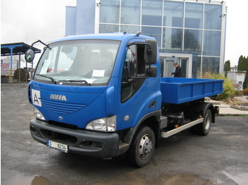  AVIA D100 4x2Abrollkipper - Konteynır taşıyıcı/ Yedek karoser kamyon