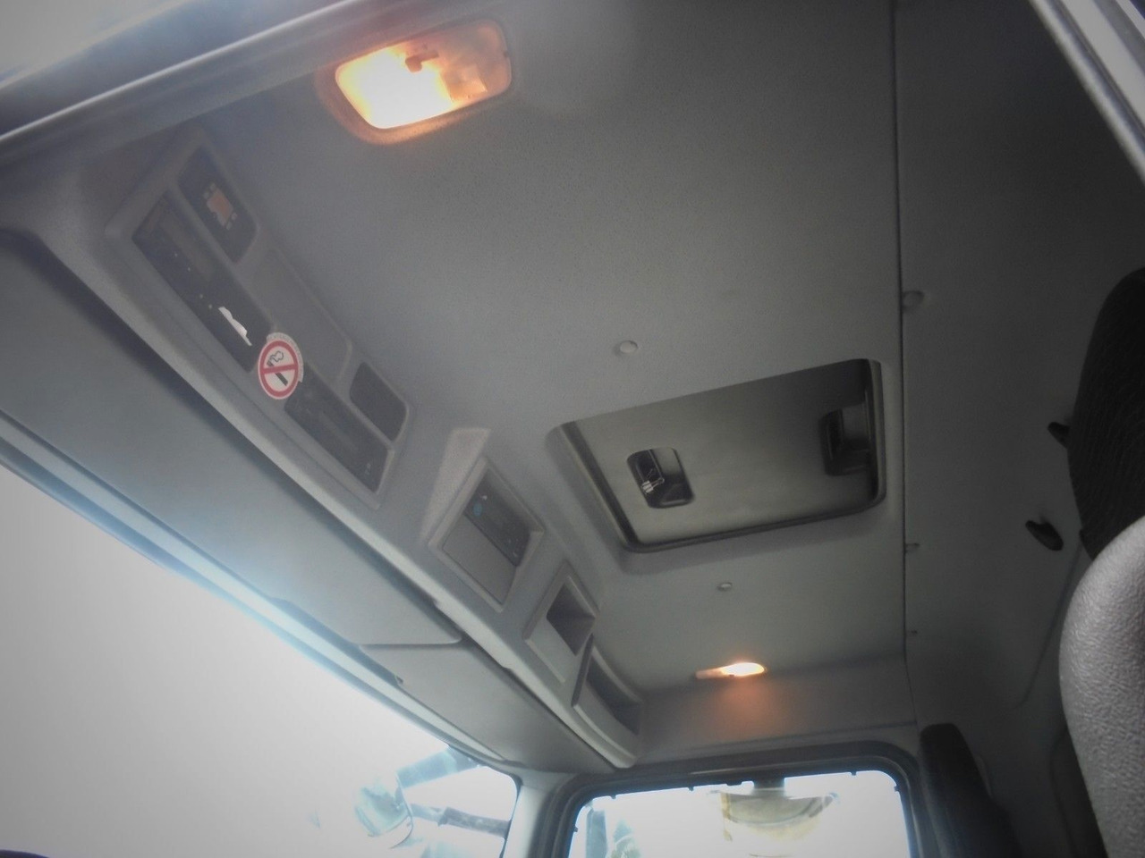 Kapalı kasa kamyon Mercedes-Benz Atego 1021 Koffer + tail lift: fotoğraf 7