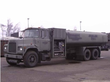MACK DM492S - Tanker kamyon