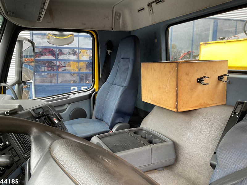 Damperli kamyon, Vinçli kamyon Volvo FM 300 Hiab 12 Tonmeter laadkraan Just 288.017 km!: fotoğraf 13