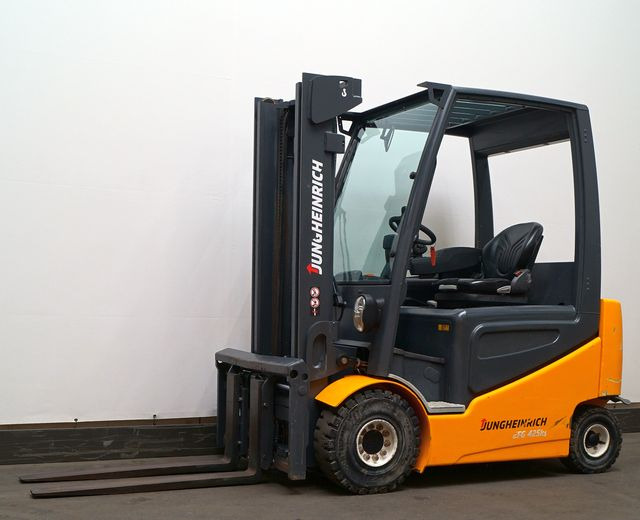 Elektrikli forklift Jungheinrich EFG425s