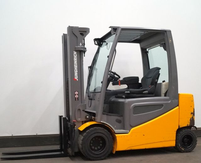 Elektrikli forklift Jungheinrich EFG S30