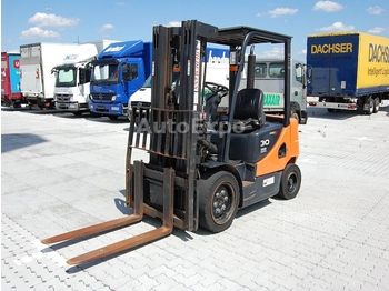 Doosan D30S-5 Automatik  - Forklift