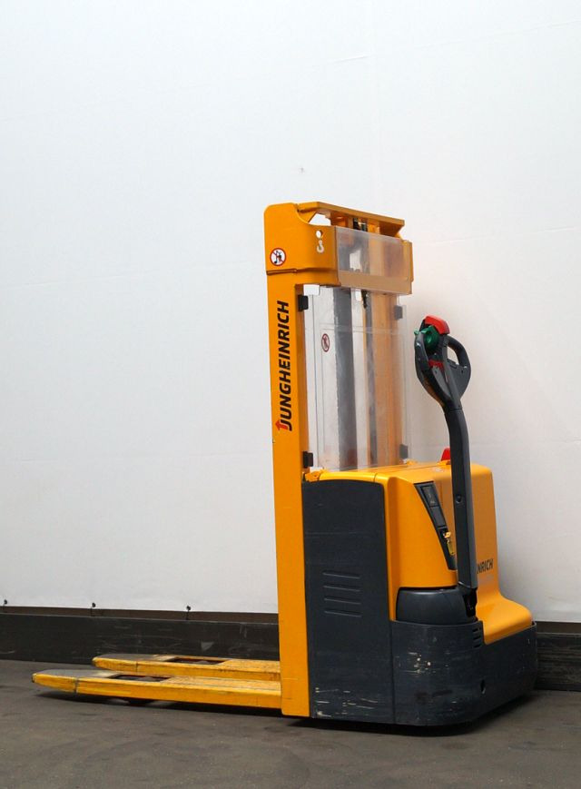 Istif makinası Jungheinrich EJC110