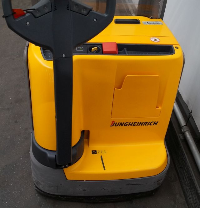 Istif makinası Jungheinrich EJC214z