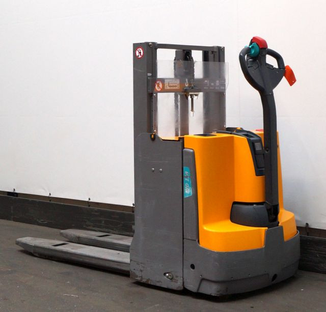 Istif makinası Jungheinrich EJD118