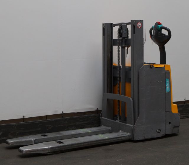 Istif makinası Jungheinrich EJD118