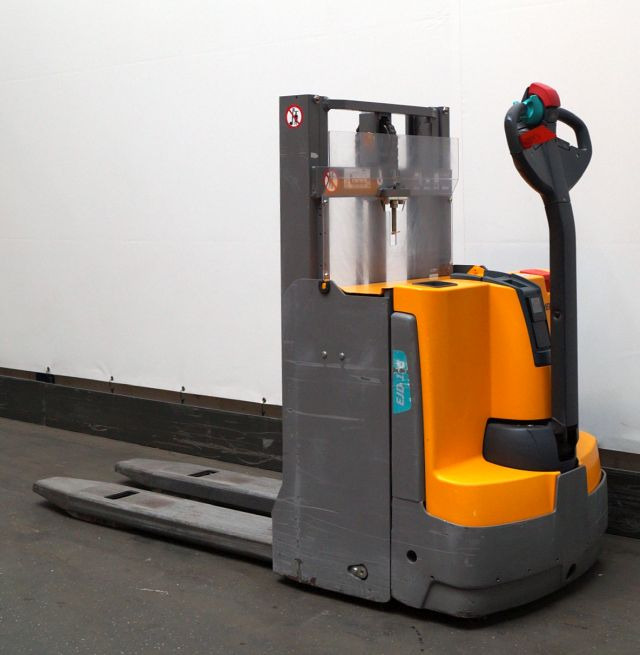 Istif makinası Jungheinrich EJD118