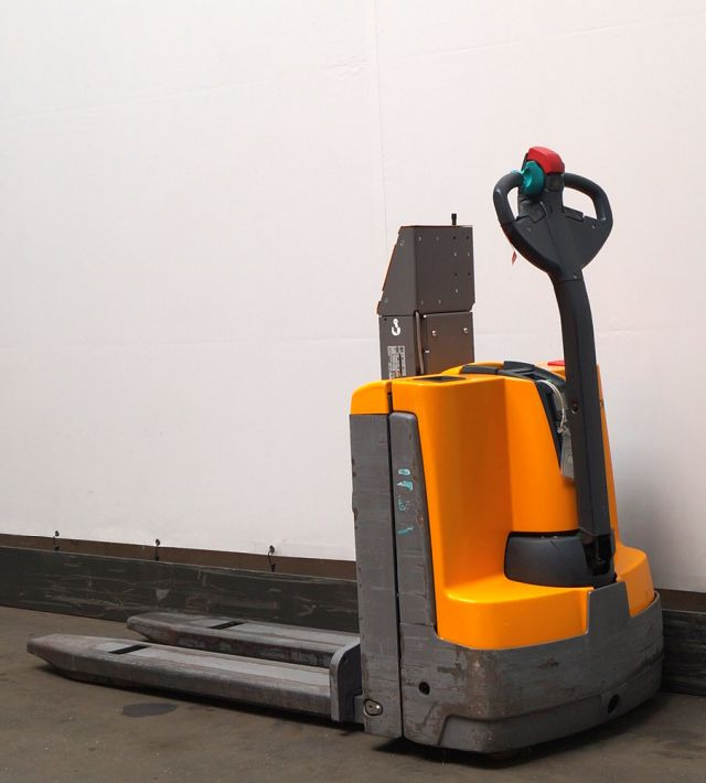 Istif makinası Jungheinrich EMD115i