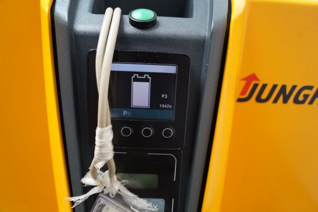 Istif makinası Jungheinrich EMD115i