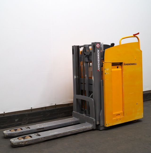 Istif makinası Jungheinrich ESD220