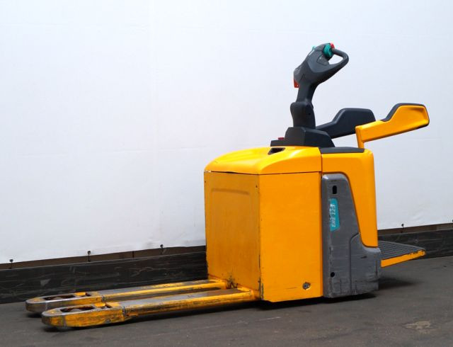 Kullanılan transpalet Jungheinrich ERE125