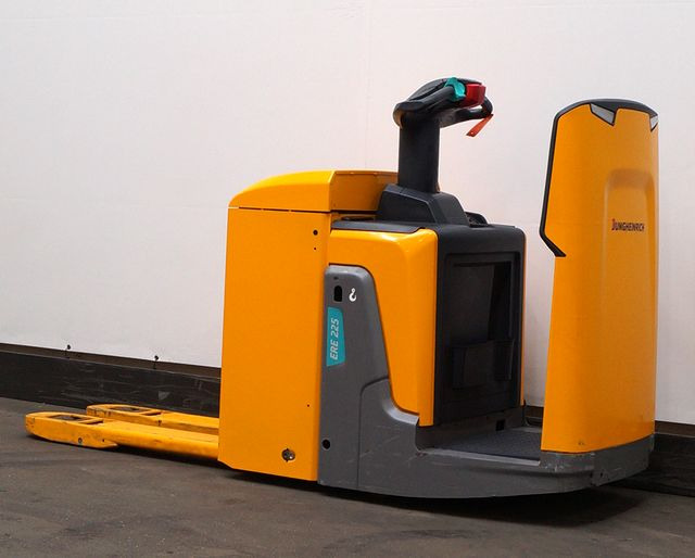 Kullanılan transpalet Jungheinrich ERE225