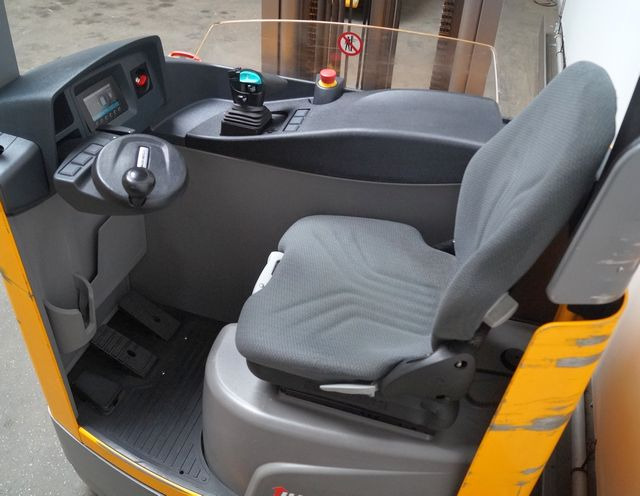 Reach truck Jungheinrich ETV214