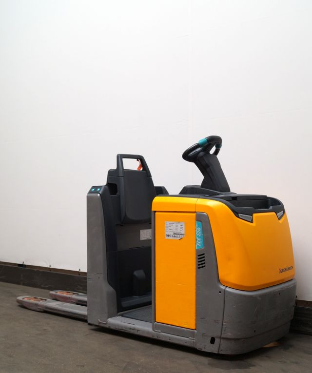 Sipariş hazırlama makinası Jungheinrich ECE220