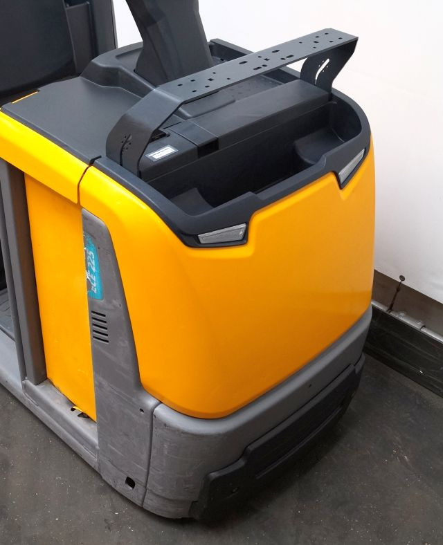 Sipariş hazırlama makinası Jungheinrich ECE225