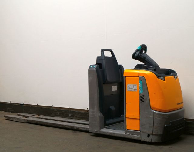 Sipariş hazırlama makinası Jungheinrich ECE225