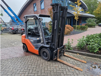 LPG forklift TOYOTA FGF 25