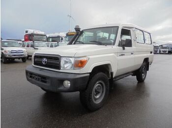 Binek araba TOYOTA