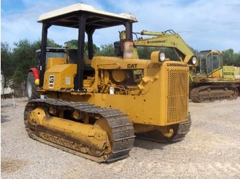 CATERPILLAR D5B
 - Traktör