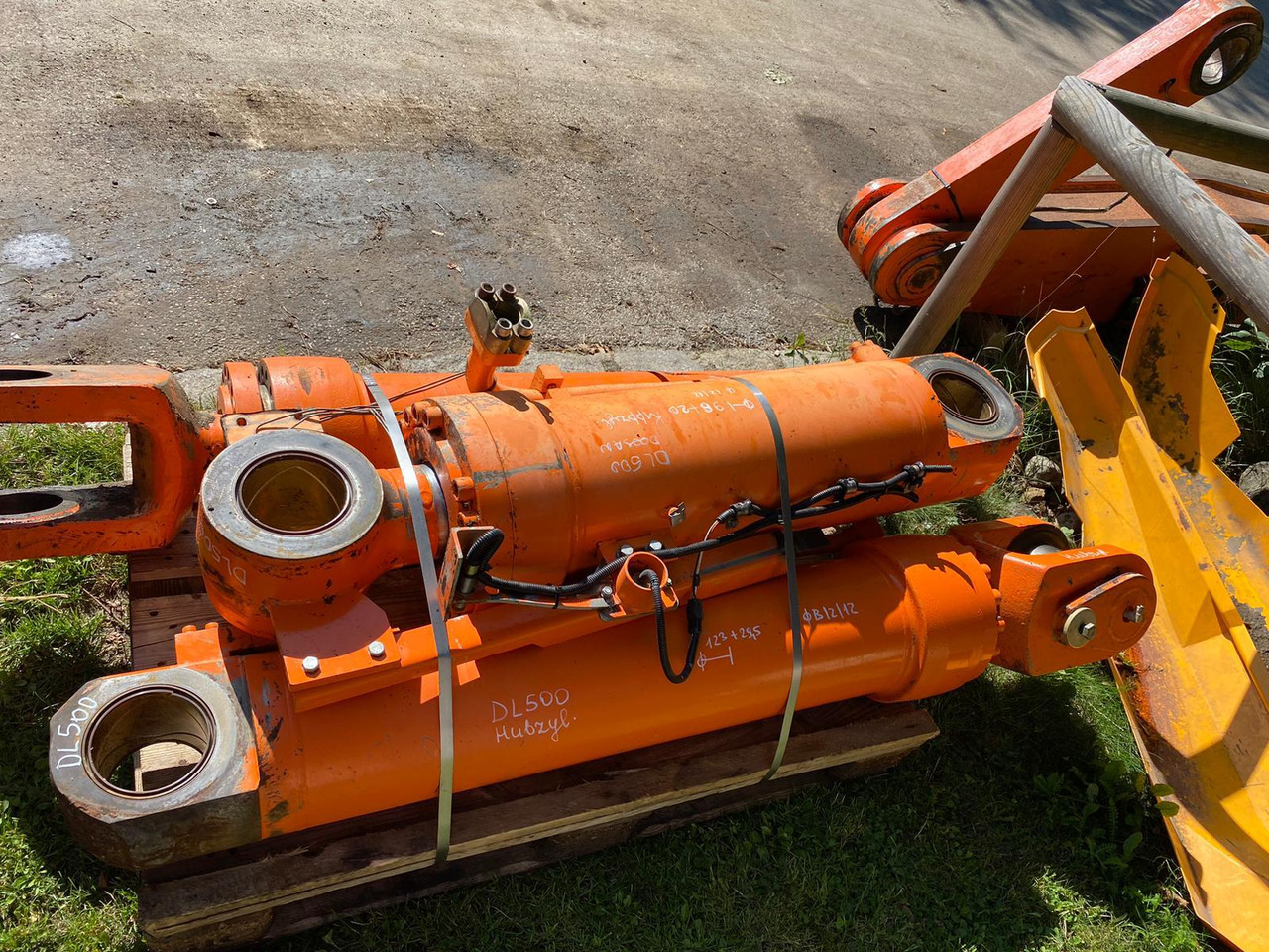 Hidrolik silindir - İş makinaları Doosan DL 500: fotoğraf 4