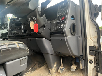 Scania P400 8X4 - Sal/ Açık kasa kamyon: fotoğraf 3