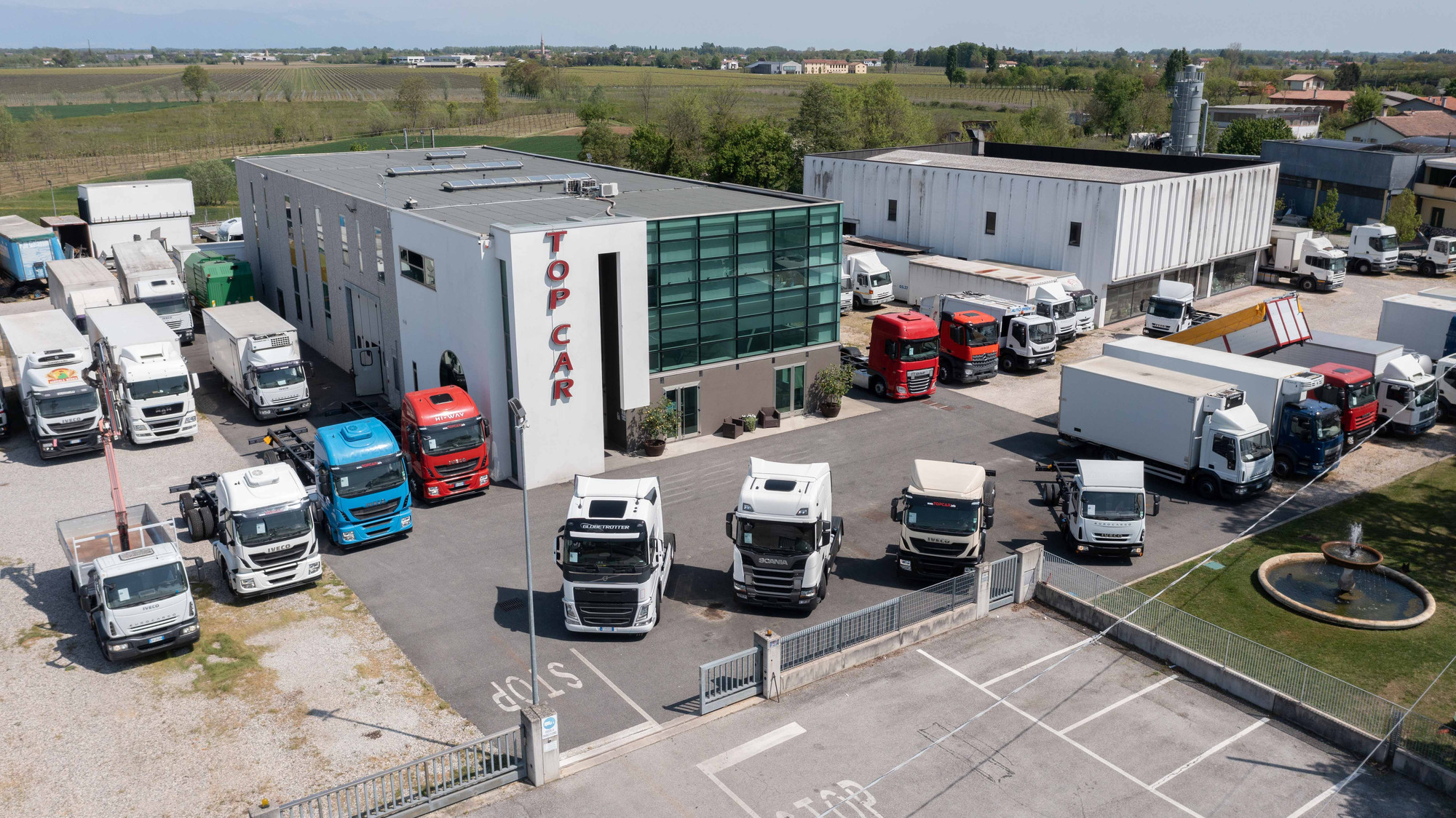 TOP CAR S.R.L. - Çekiciler MERCEDES-BENZ undefined: fotoğraf 5