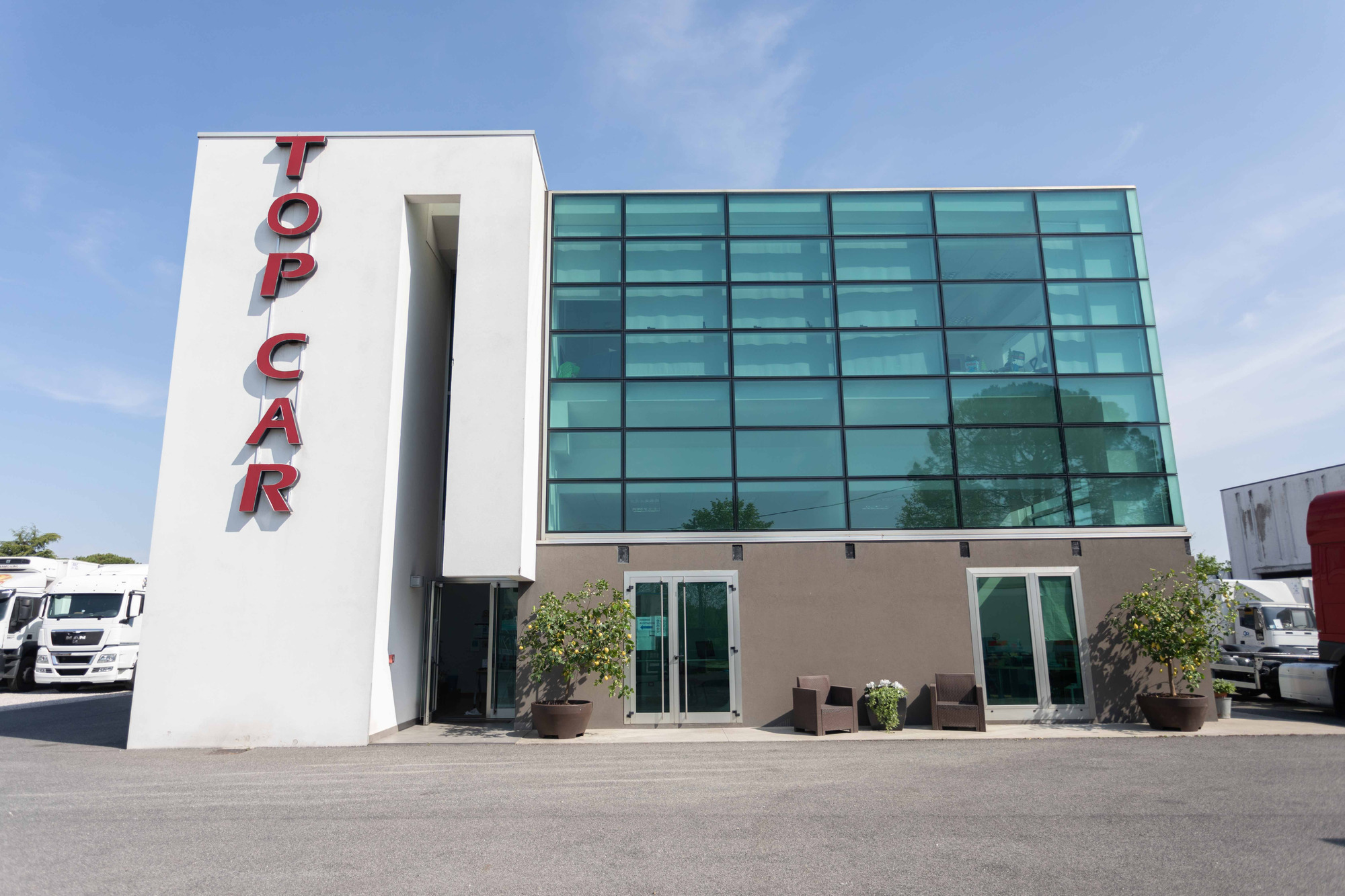 TOP CAR S.R.L. - Çekiciler MERCEDES-BENZ undefined: fotoğraf 4