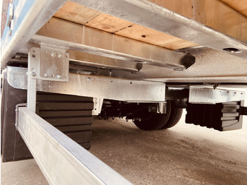 Yeni Alçak çerçeveli platform römork nakliyatı için ağır ekipman Möslein TT 31  31 t GG Tridem- Tieflader 3 Achs, gelenktNeufahrzeug: fotoğraf 2