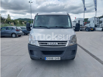 Kapalı kasa kamyonet IVECO DAILY 35S12 7M3: fotoğraf 4