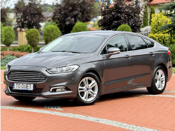 Binek araba FORD