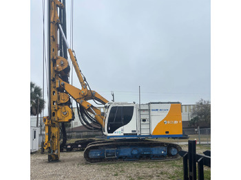 Kazık çakma makinası BAUER