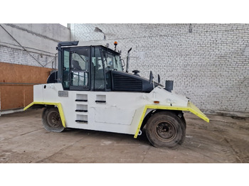 Lastik tekerlekli silindir BOMAG