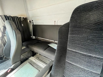 Kapalı kasa kamyonet MERCEDES-BENZ Atego 818 L Möbelkoffer LBW Möbelkoffer gr.Fhs+Sitzreihe: fotoğraf 3
