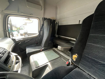 Kapalı kasa kamyonet MERCEDES-BENZ Atego 818 L Möbelkoffer LBW Möbelkoffer gr.Fhs+Sitzreihe: fotoğraf 2