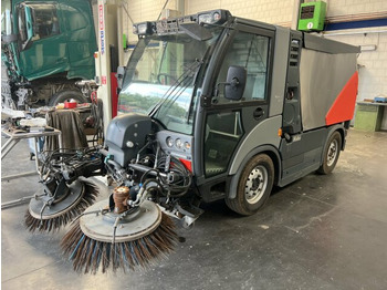 Yol süpürme aracı HAKO