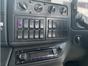 Yol süpürme aracı MAN TGA 26.430 6x2-2 LL: fotoğraf 3 Yol süpürme aracı MAN TGA 26.430 6x2-2 LL: fotoğraf 3