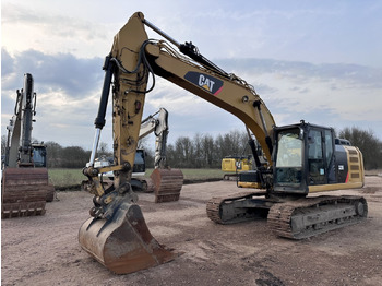Paletli ekskavatör CATERPILLAR 323EL