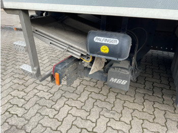 Refrijeratör kamyon MAN TGL 12.220 4X2 BL mit Motorschaden TGL 12.220 4X2 BL mit Motorschaden, Tiefkühlkoffer, Thermoking, Rolltor, unterfaltbare MBB LBW: fotoğraf 4 Refrijeratör kamyon MAN TGL 12.220 4X2 BL mit Motorschaden TGL 12.220 4X2 BL mit Motorschaden, Tiefkühlkoffer, Thermoking, Rolltor, unterfaltbare MBB LBW: fotoğraf 4