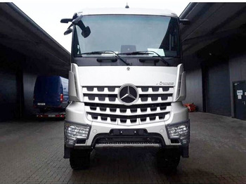 Yeni Şasi kamyon Mercedes-Benz Arocs 2053 A 4x4 Arocs 2053 A 4x4, Grounder, MirrorCam, Multimedia Cockpit, Navi: fotoğraf 2