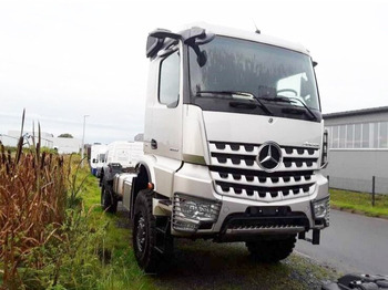 Yeni Şasi kamyon Mercedes-Benz Arocs 2053 A 4x4 Arocs 2053 A 4x4, Grounder, MirrorCam, Multimedia Cockpit, Navi: fotoğraf 3