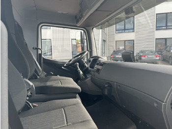 İç mekan fotoğrafi 2: Damperli kamyon Mercedes-Benz Atego 818 K 4x2 Atego 818 K 4x2, 2x AHK, Meiller-Kipper, mehrfach Vorhanden!
