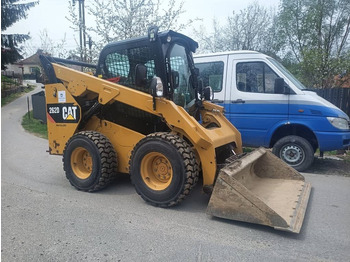 Mini yükleyici CATERPILLAR
