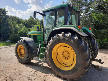 Traktör JOHN DEERE 6910